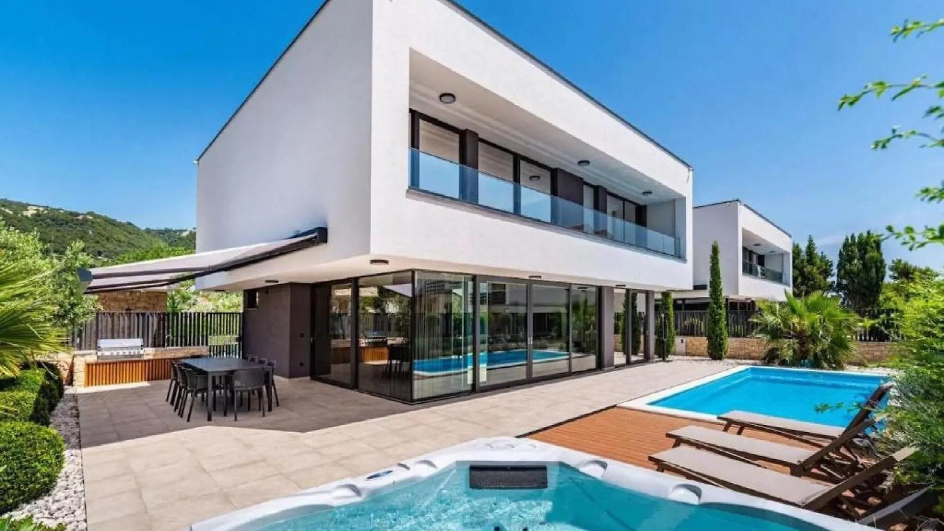 Villa Omega - Four Bedroom Villa With Swimming Pool Rab Town