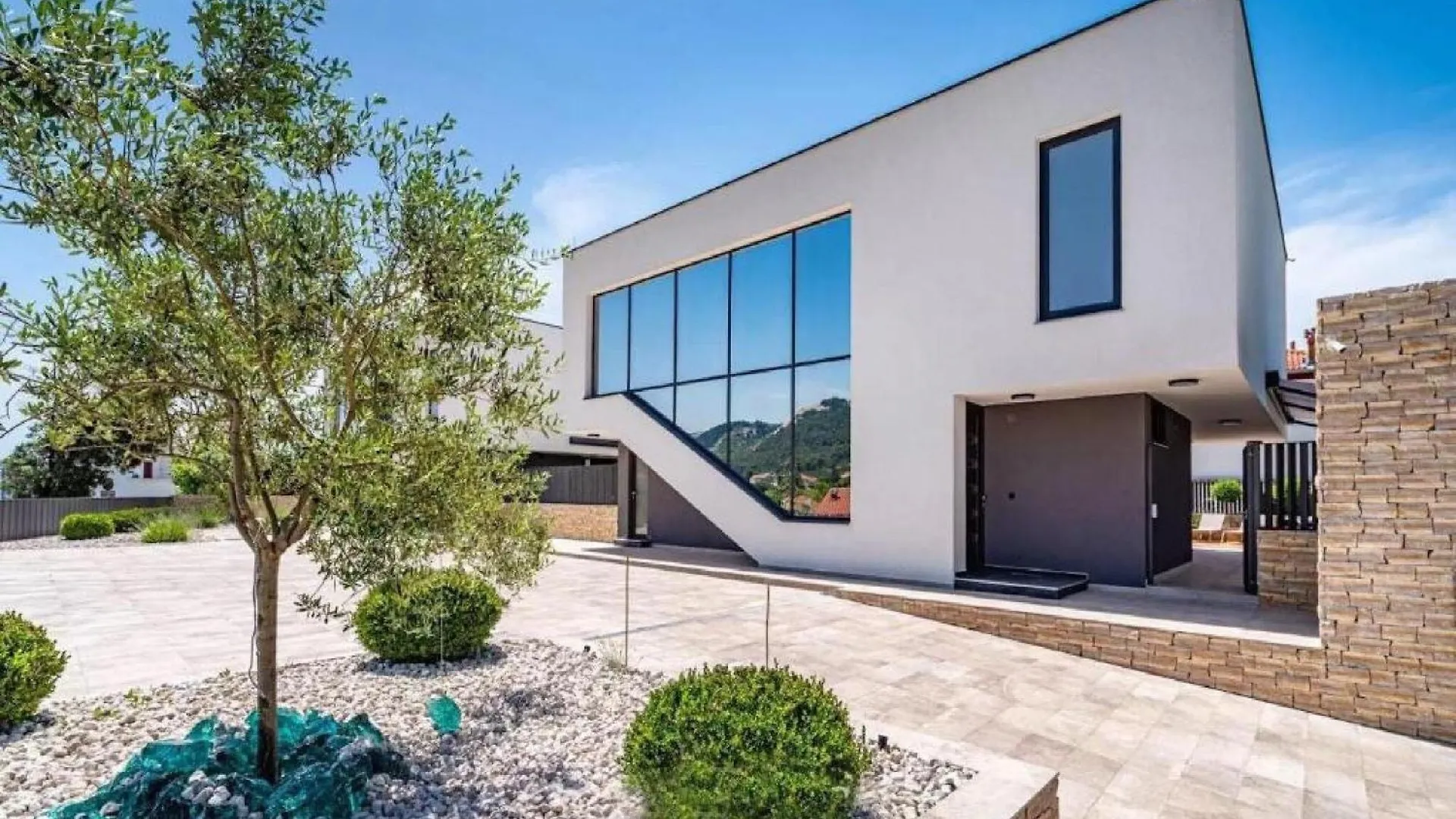 Villa Omega - Four Bedroom Villa With Swimming Pool Rab Town 0*,  Chorvatsko