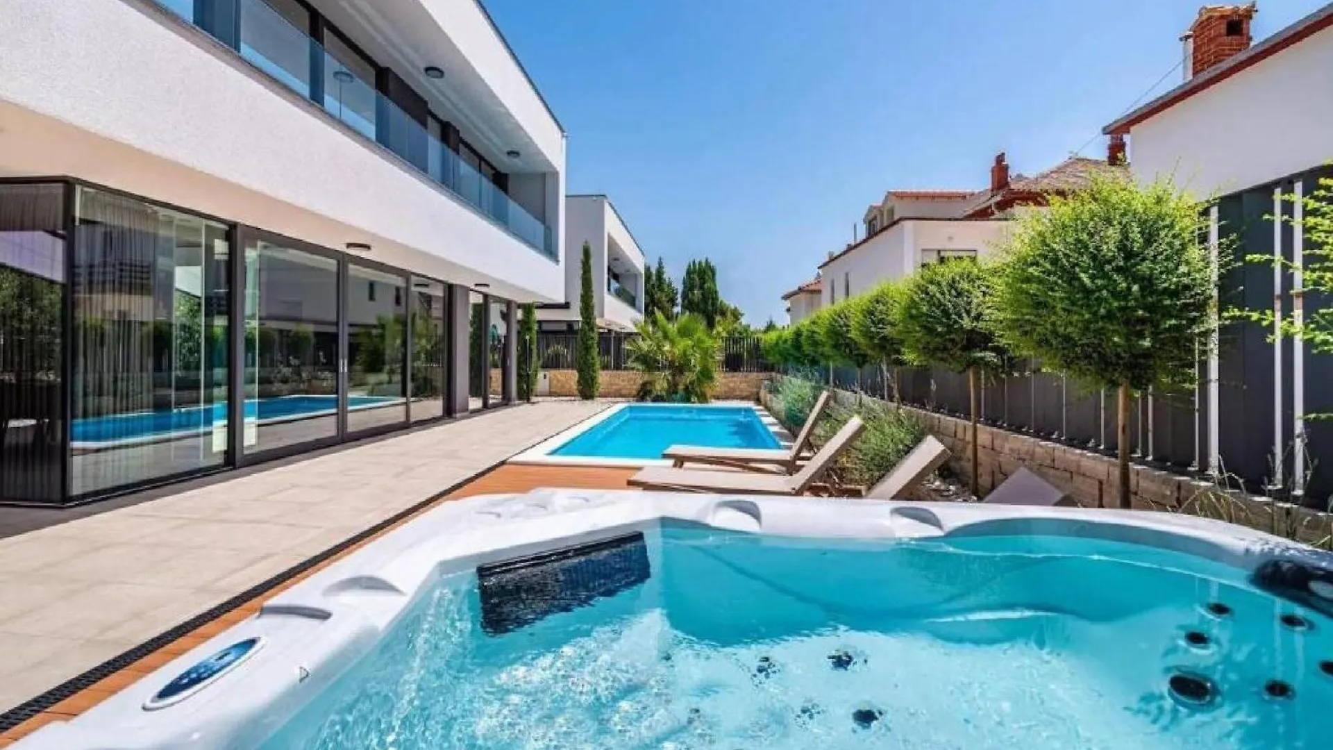 Villa Omega - Four Bedroom Villa With Swimming Pool Rab Town
